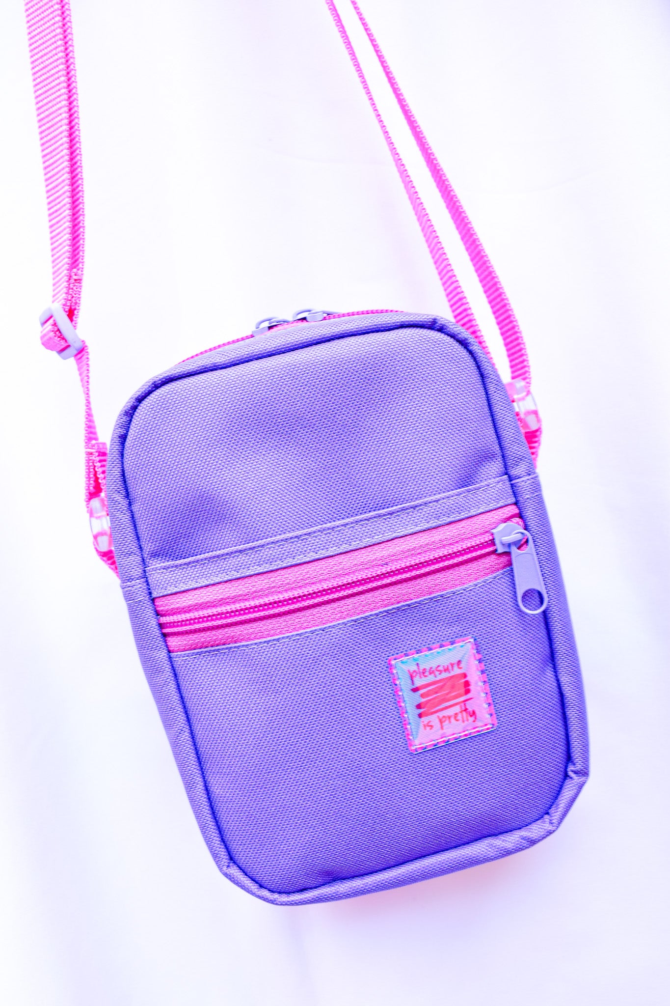 Pleasure is pretty lila crossbody