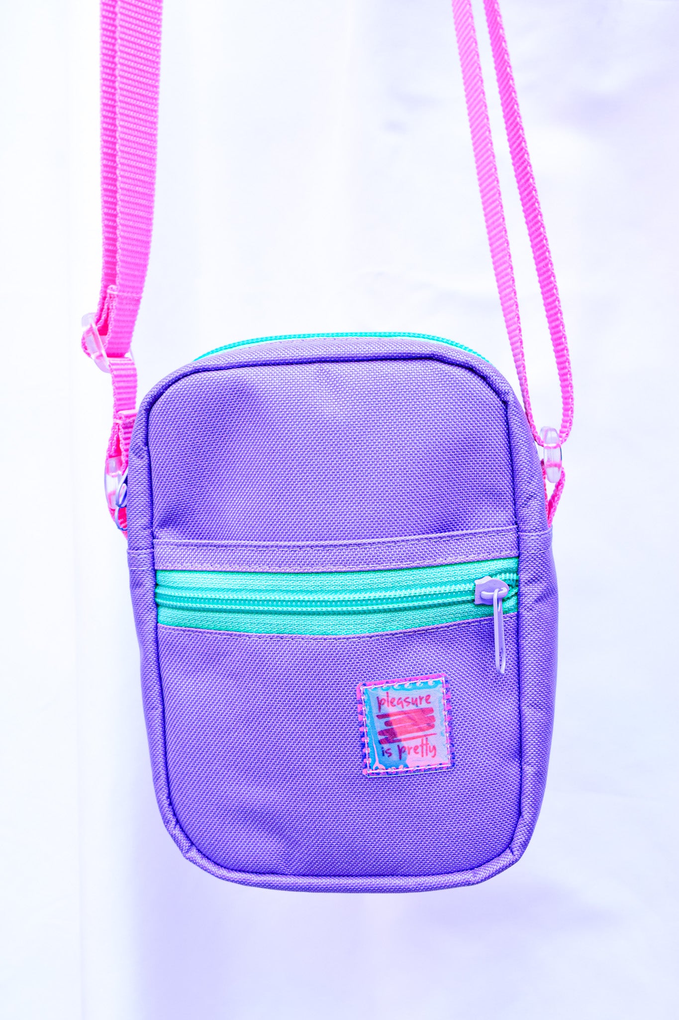 Pleasure is pretty lila crossbody