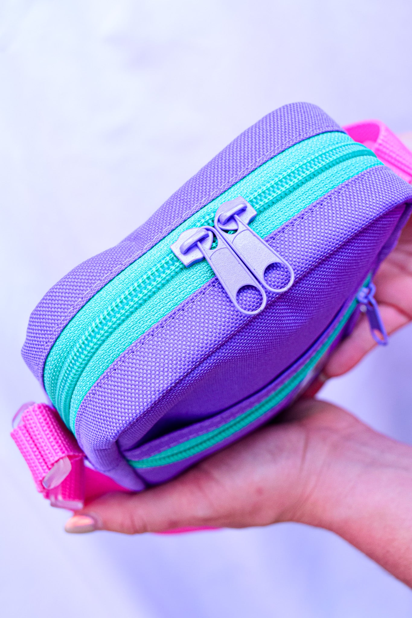Pleasure is pretty lila crossbody