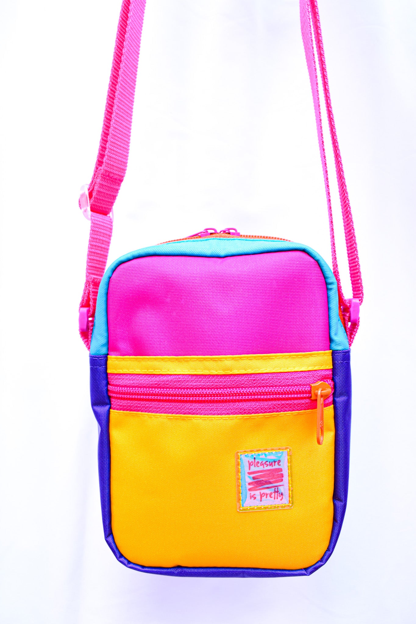 Pleasure is pretty színes crossbody