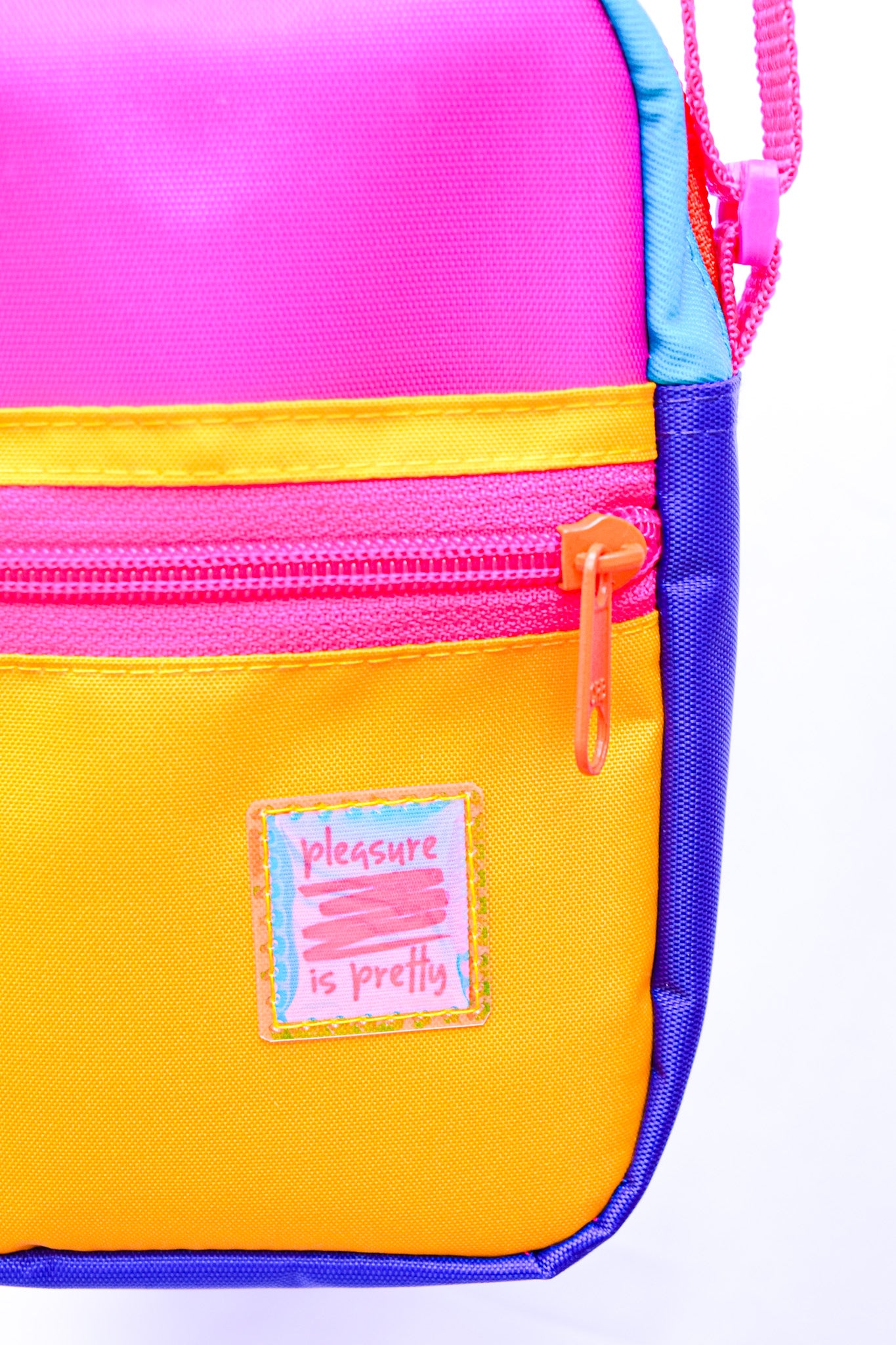 Pleasure is pretty színes crossbody