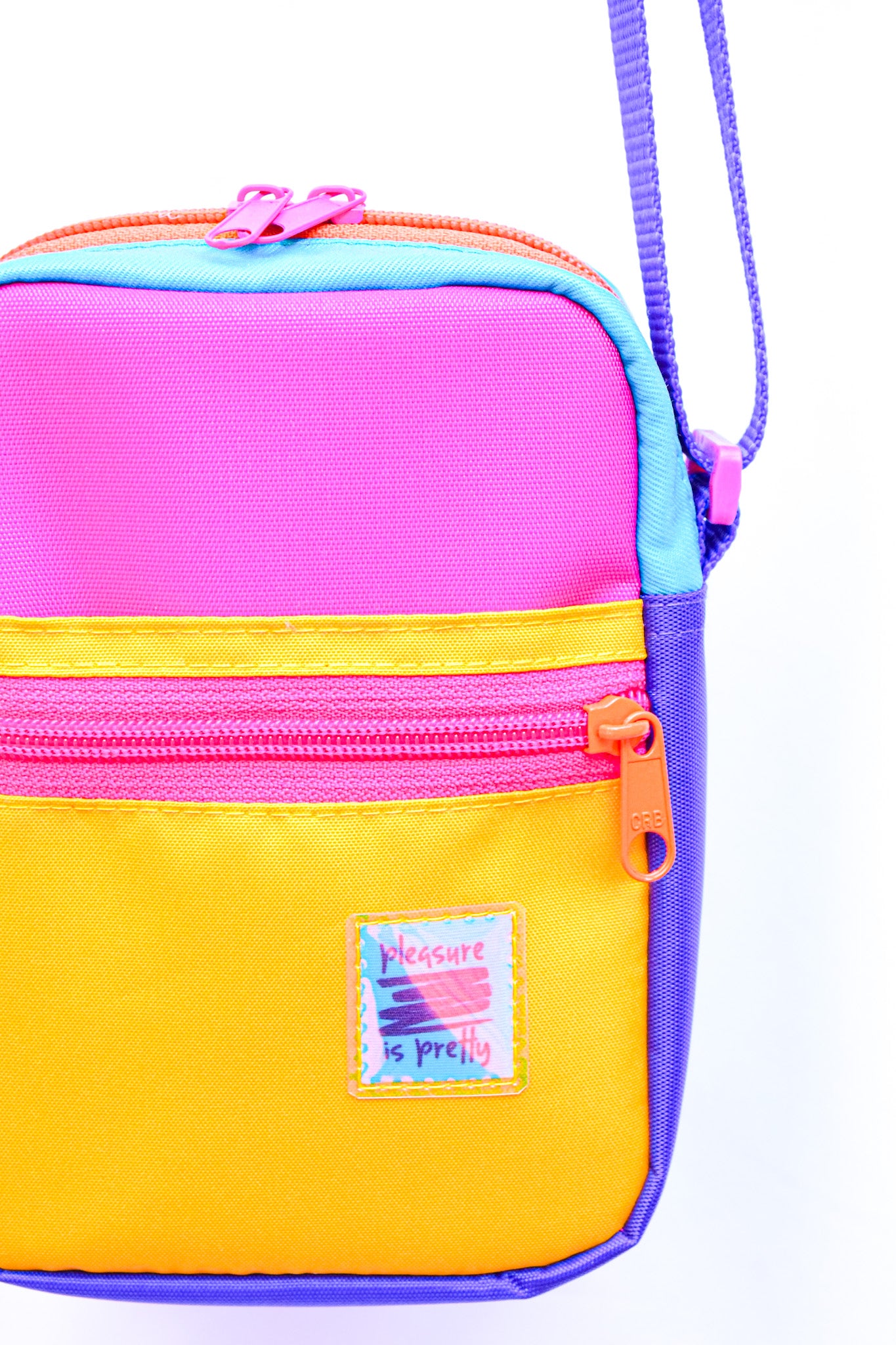 Pleasure is pretty színes crossbody